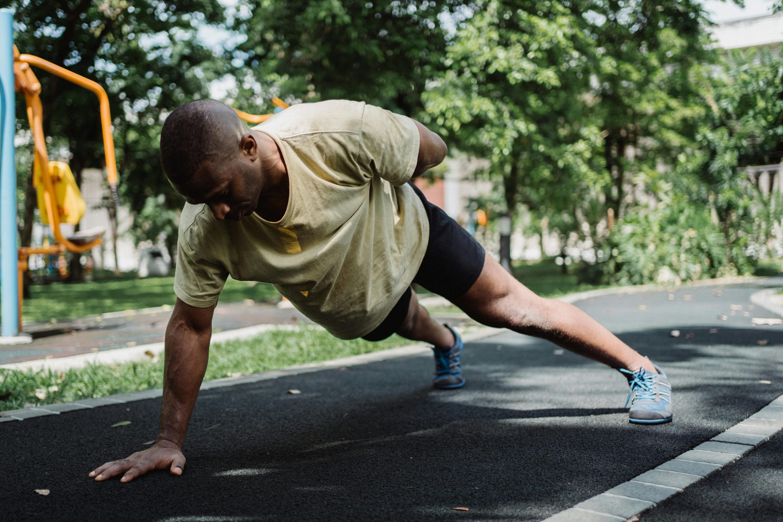 Park Bench Workout Routine: Build Full Body Strength Outdoors in 30 Minutes