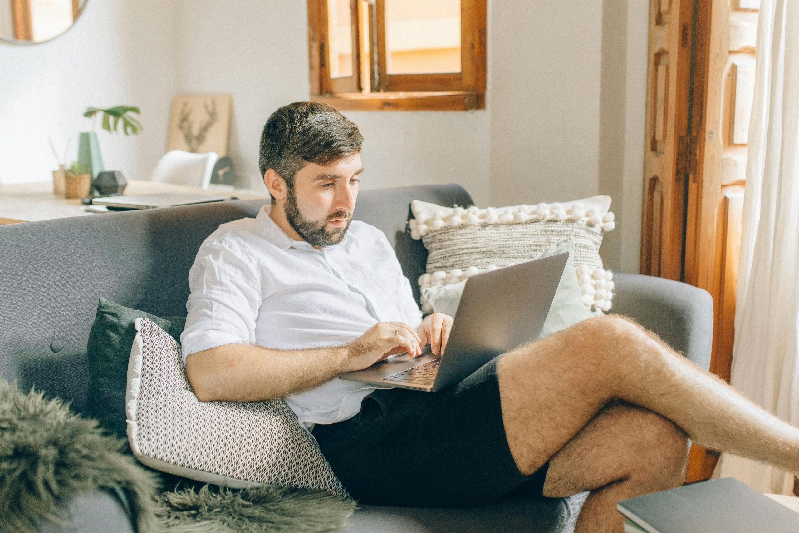 Setting Healthy Work Boundaries When Working From Home