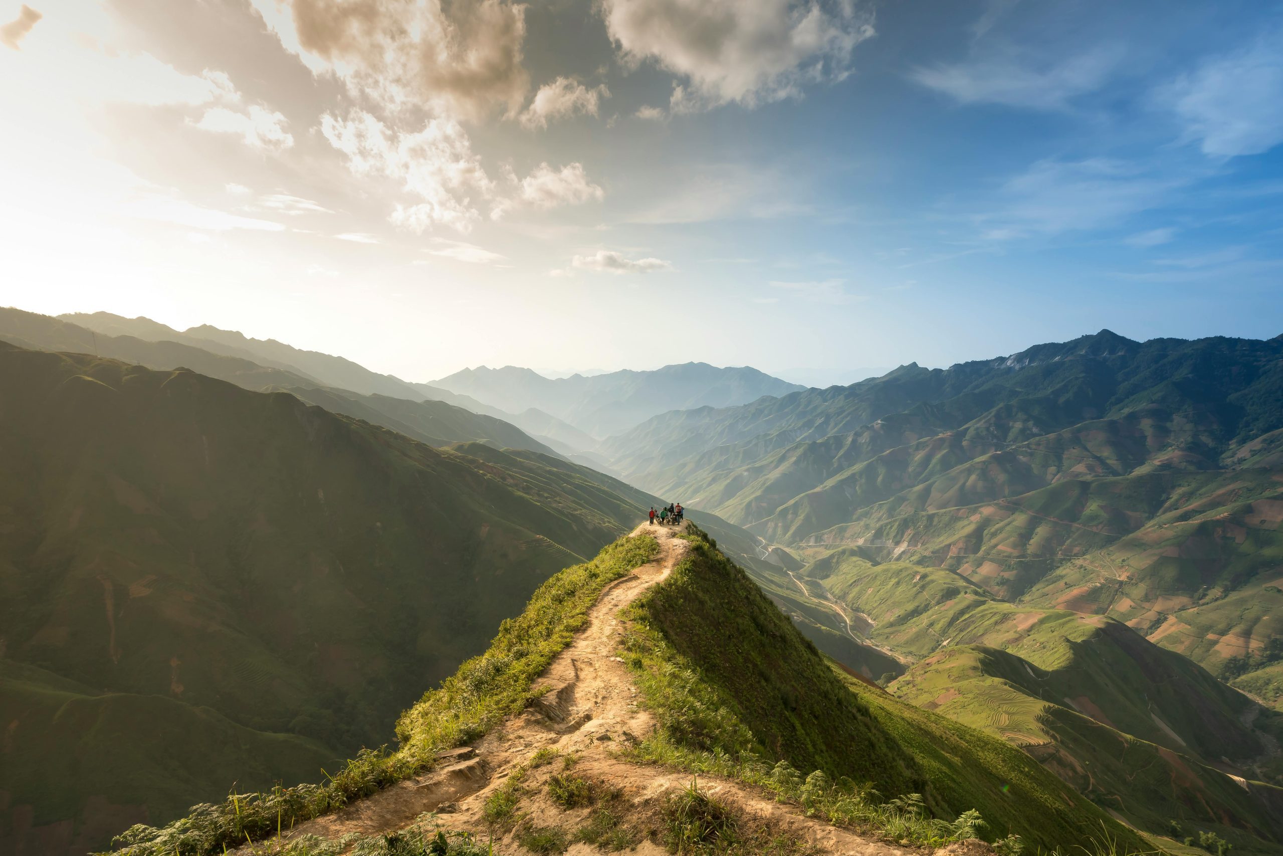 Best Beginner Hiking Trails: Your Complete Guide to Essential Gear for Walking