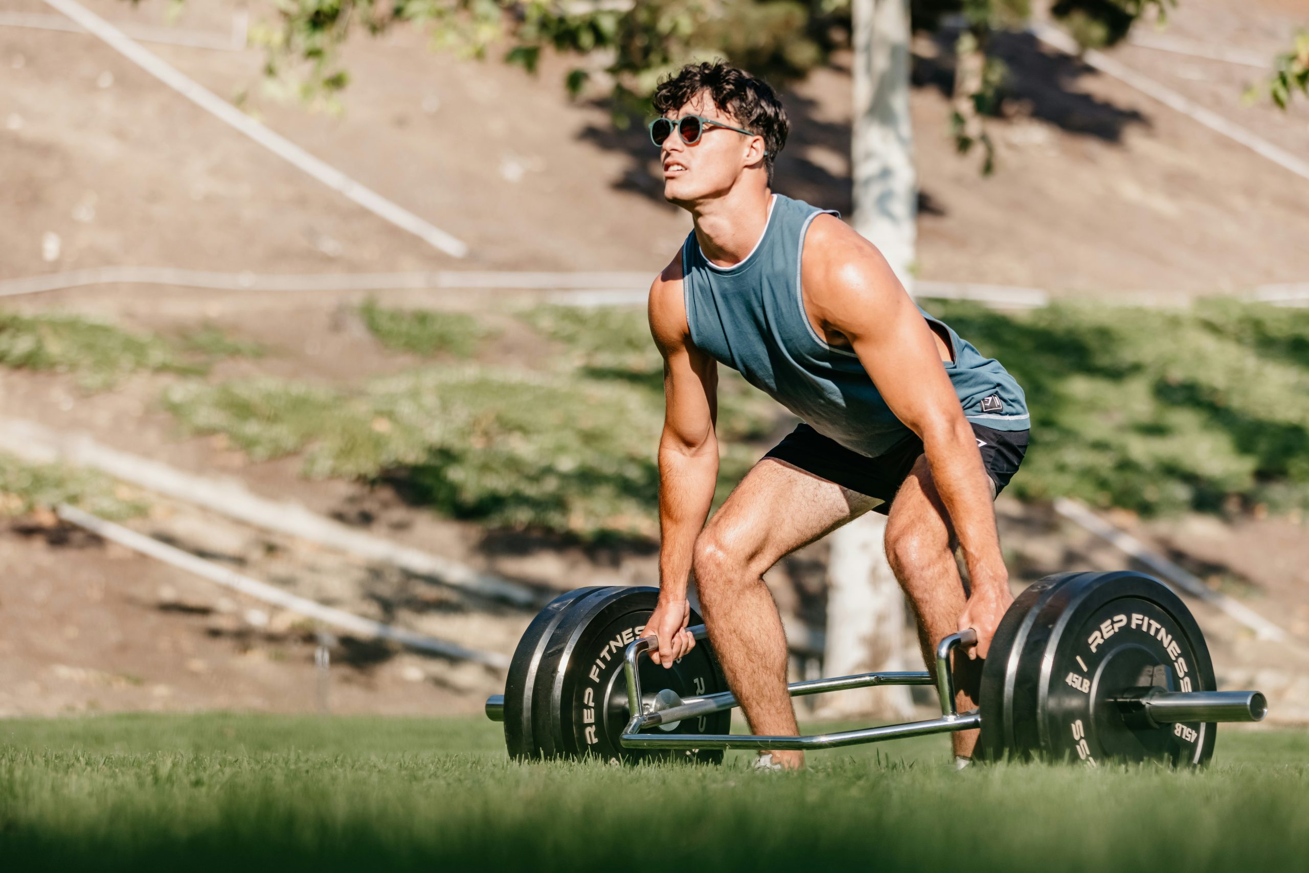 Trap Bar Deadlift vs Barbell Deadlift: Which Builds More Strength?