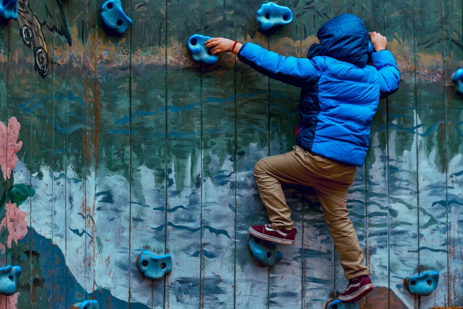 Indoor Bouldering for Beginners: Your First Month Guide