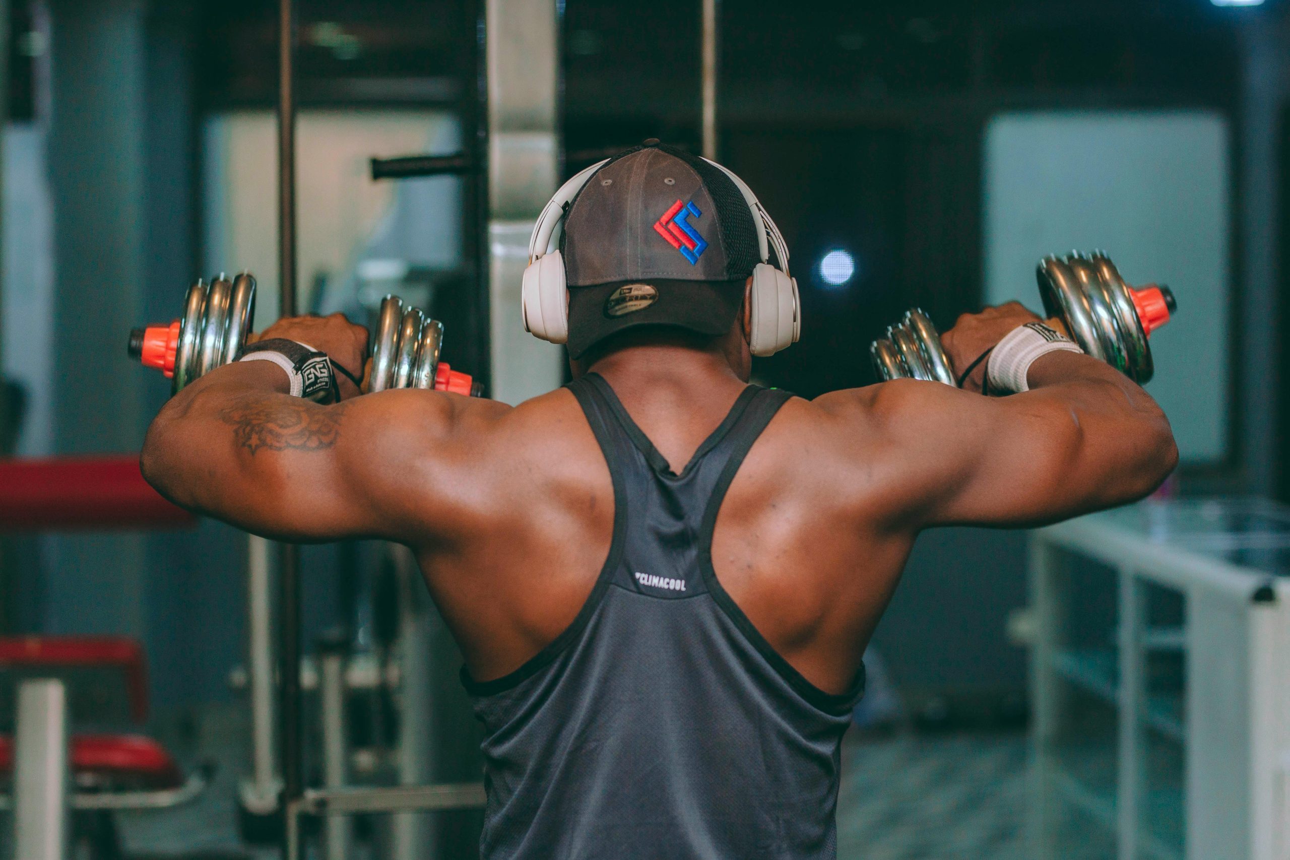 How Many Reps Should You Actually Be Doing? The Science Settles This